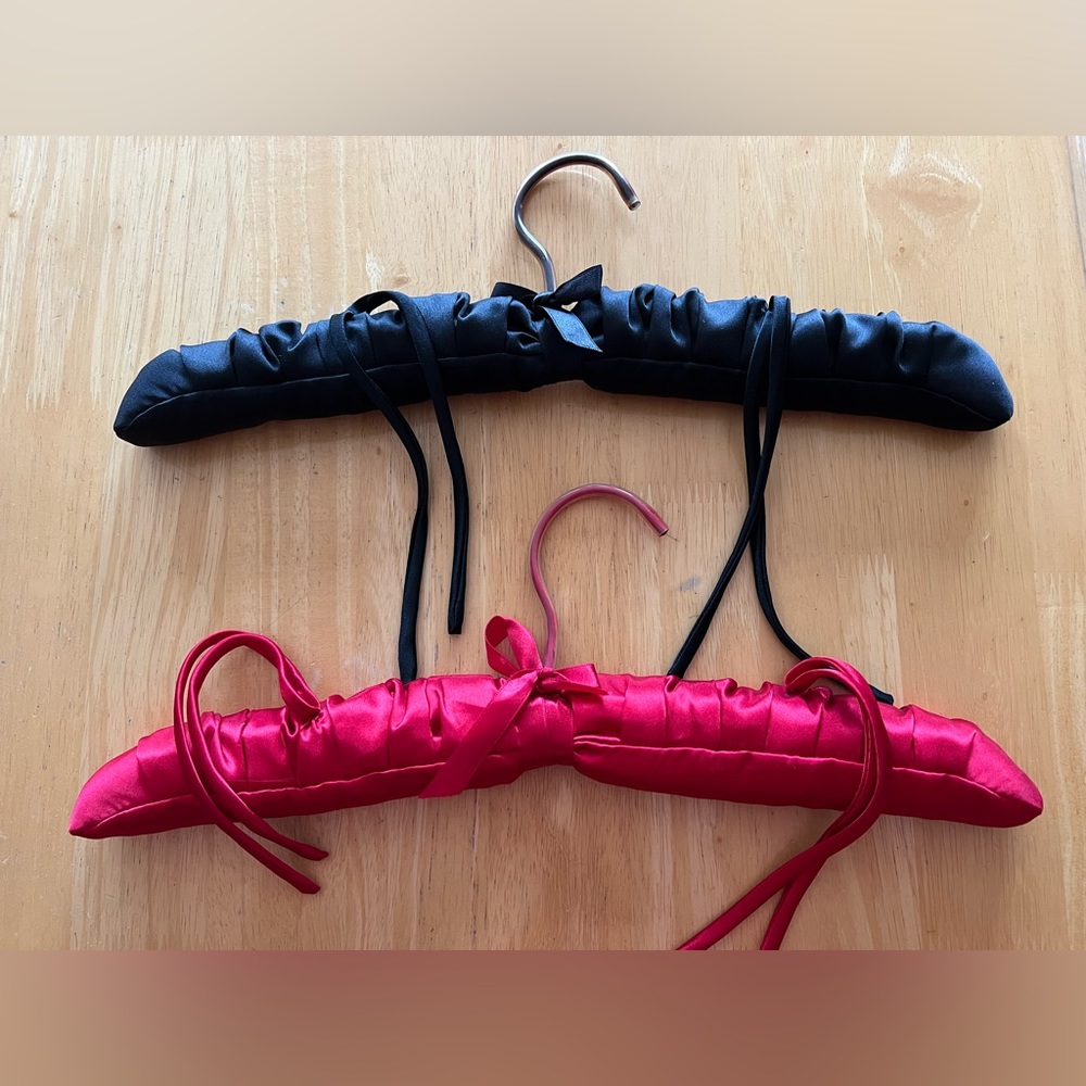 Set of 2 Lingerie Hangers 1 Black 1 Red Vintage 1980s NEW & UNUSED
